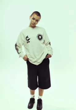 Grimey Camiseta Manga Larga Causing Panic - Off White - Ss24 Store